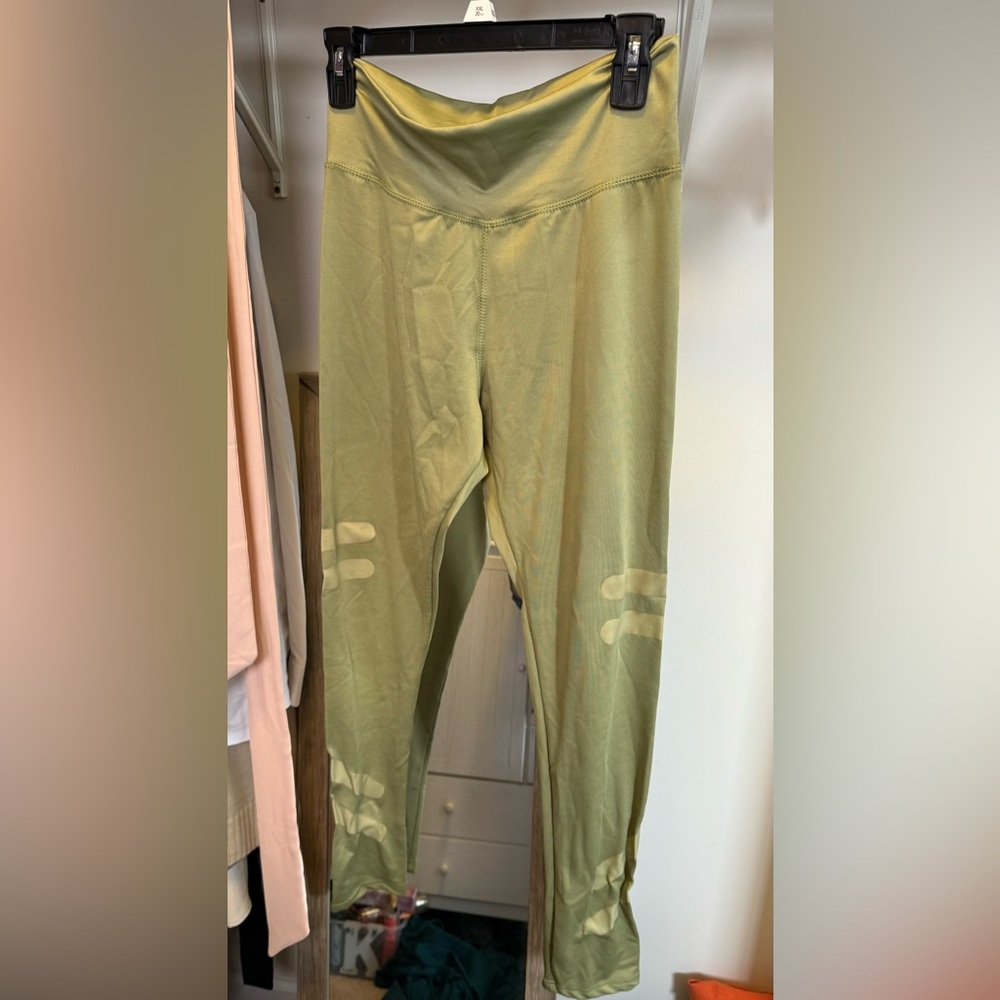 Green leggings